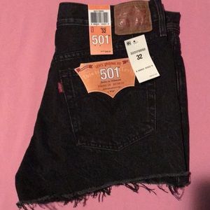 Levi’s black denim shorts nwt